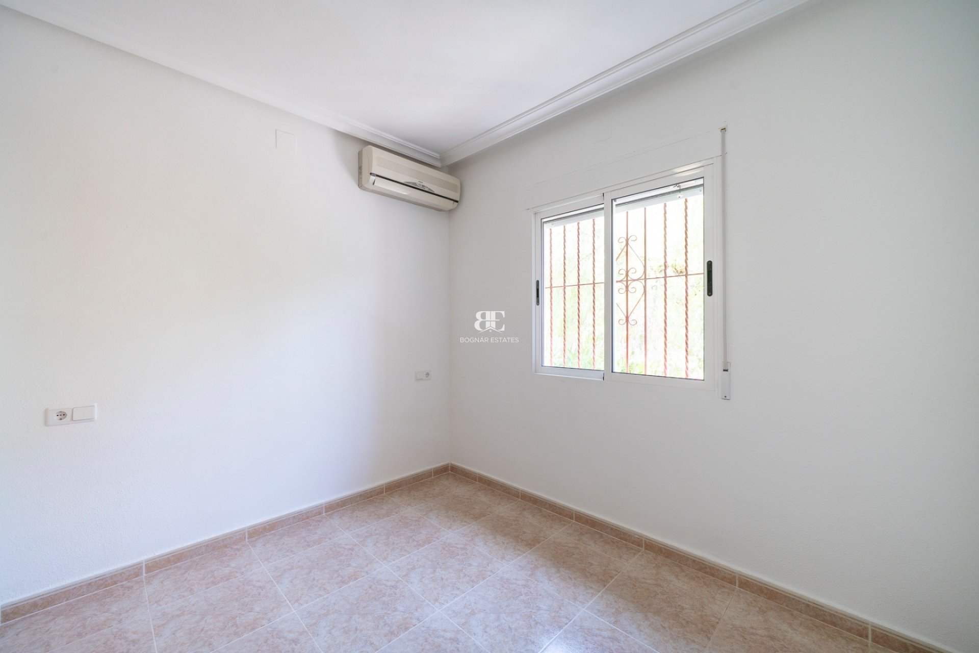 Herverkoop - Villa -
Algorfa