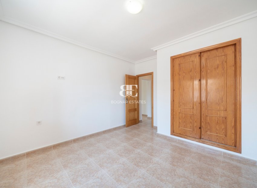 Herverkoop - Villa -
Algorfa