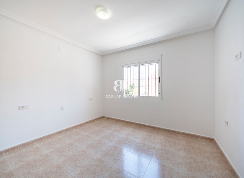 Herverkoop - Villa -
Algorfa
