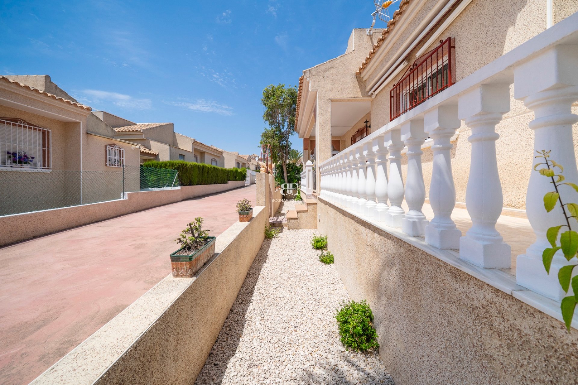 Herverkoop - Villa -
Algorfa