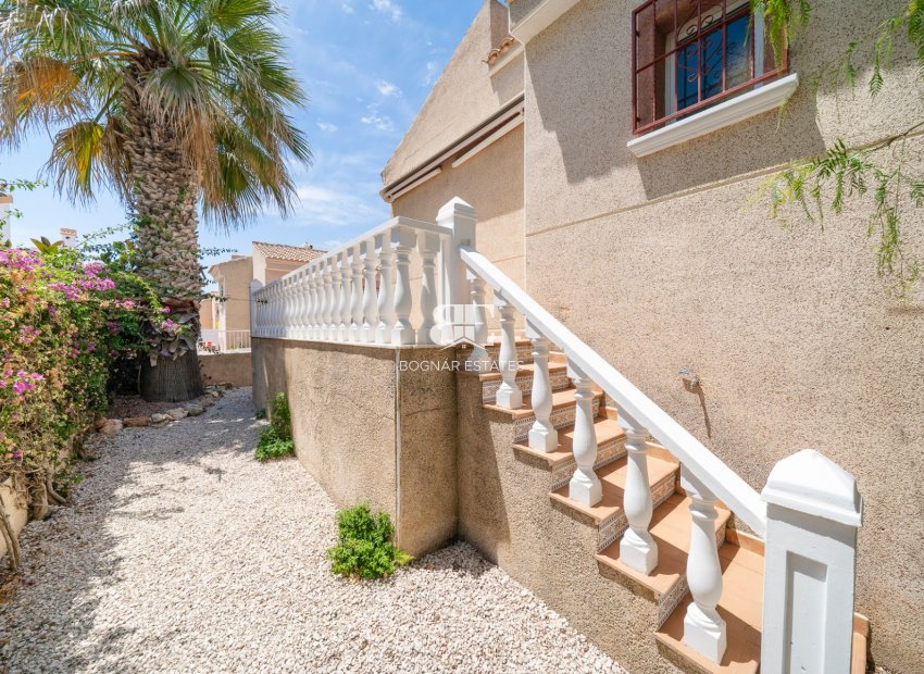 Herverkoop - Villa -
Algorfa