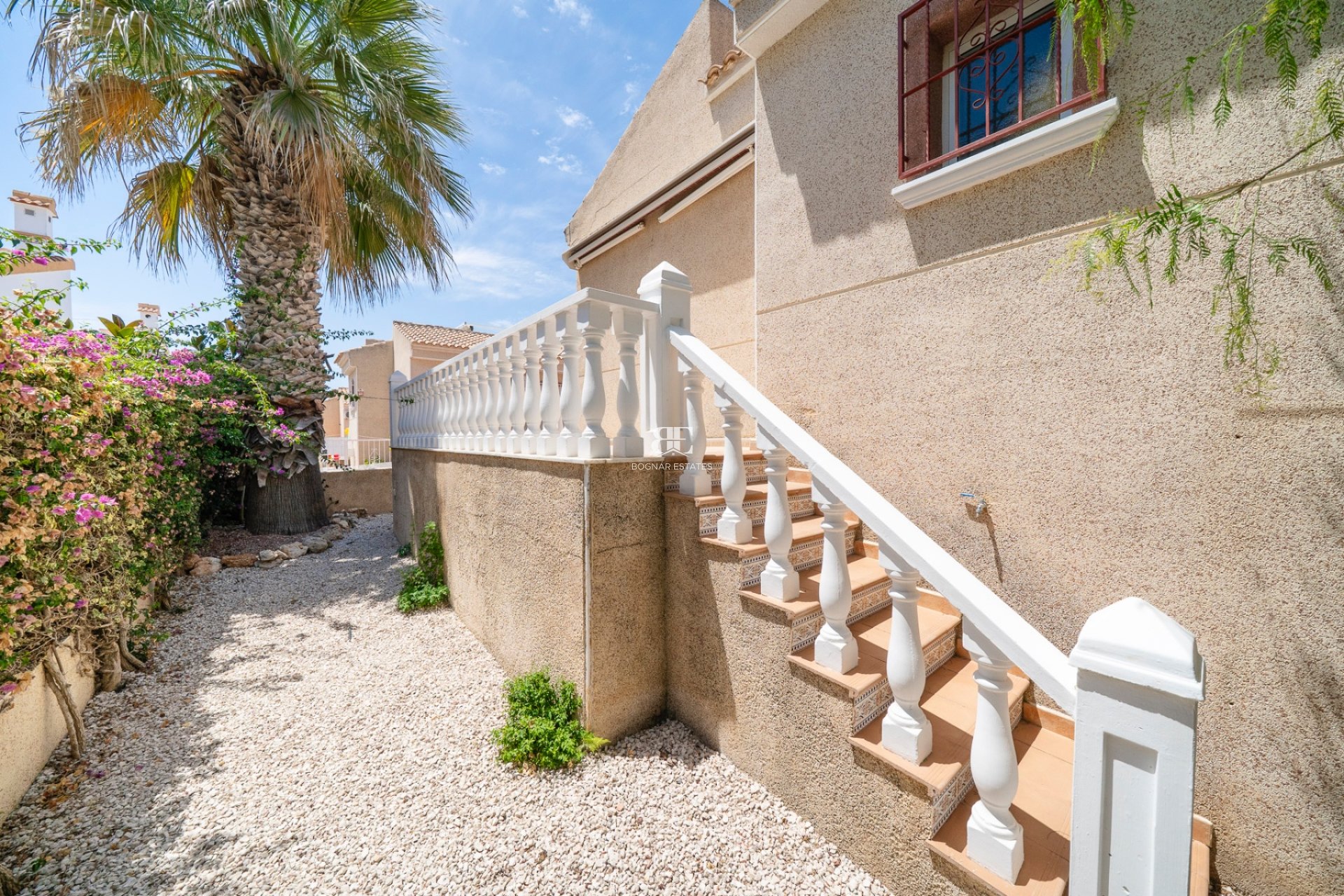 Herverkoop - Villa -
Algorfa