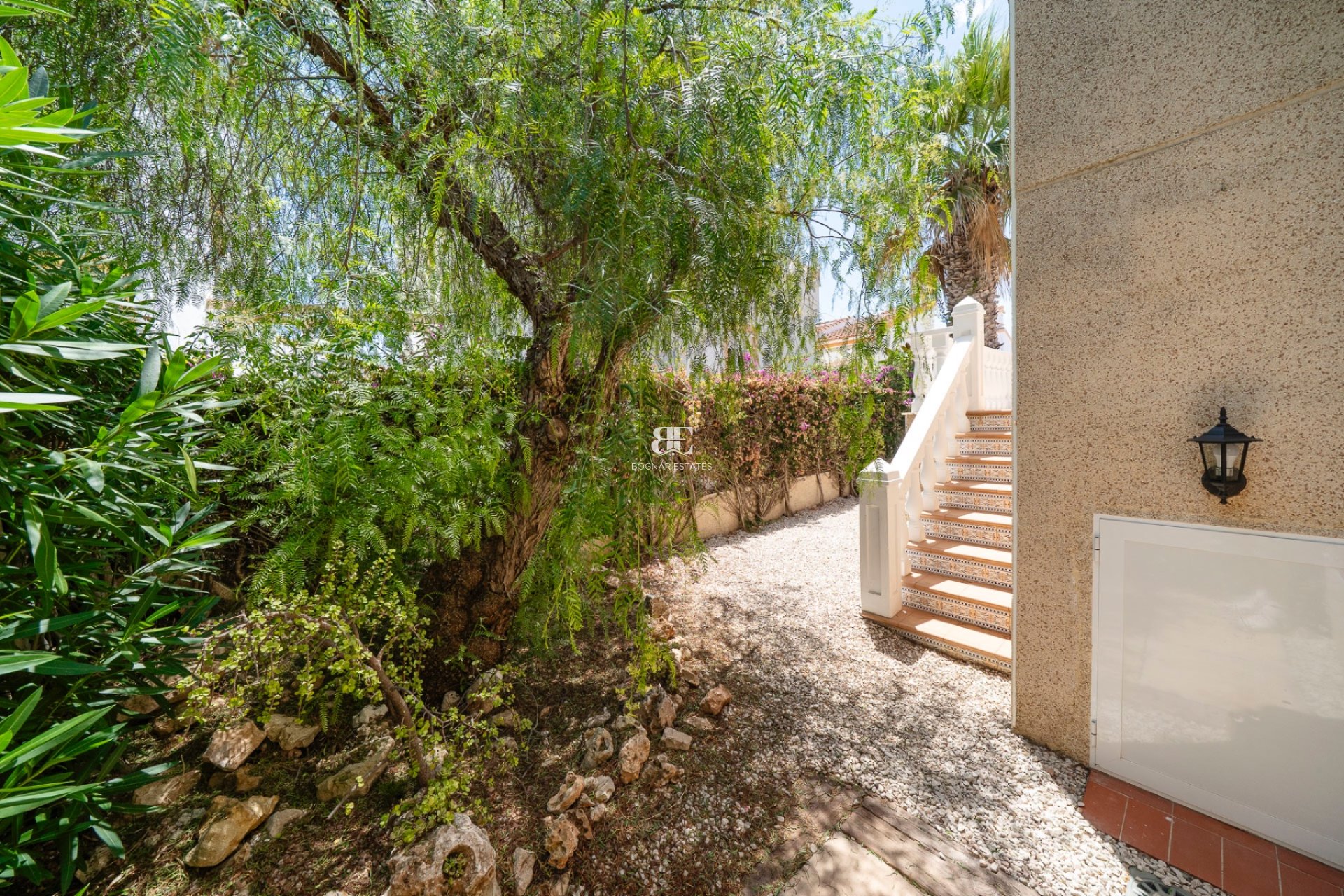 Herverkoop - Villa -
Algorfa