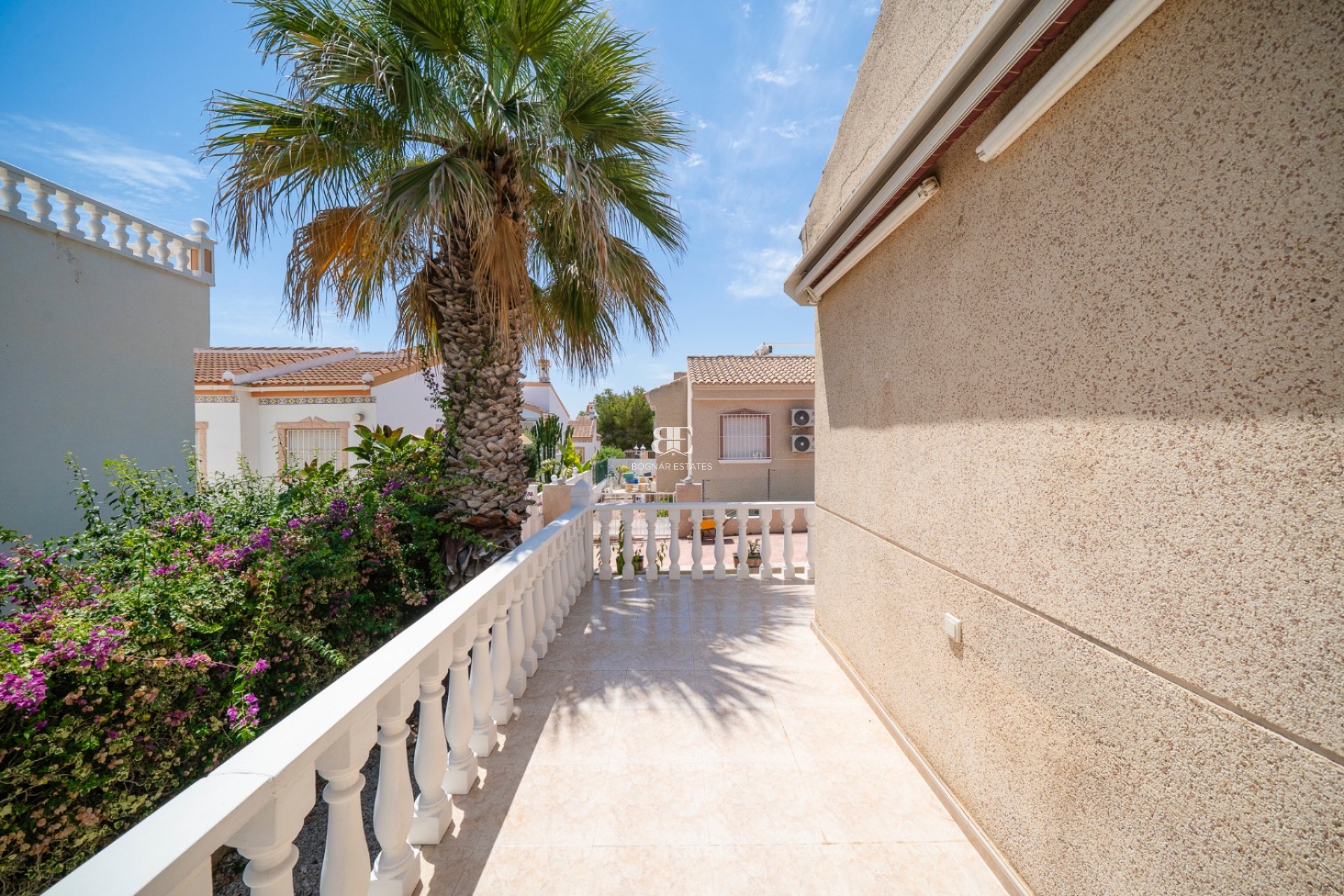 Herverkoop - Villa -
Algorfa