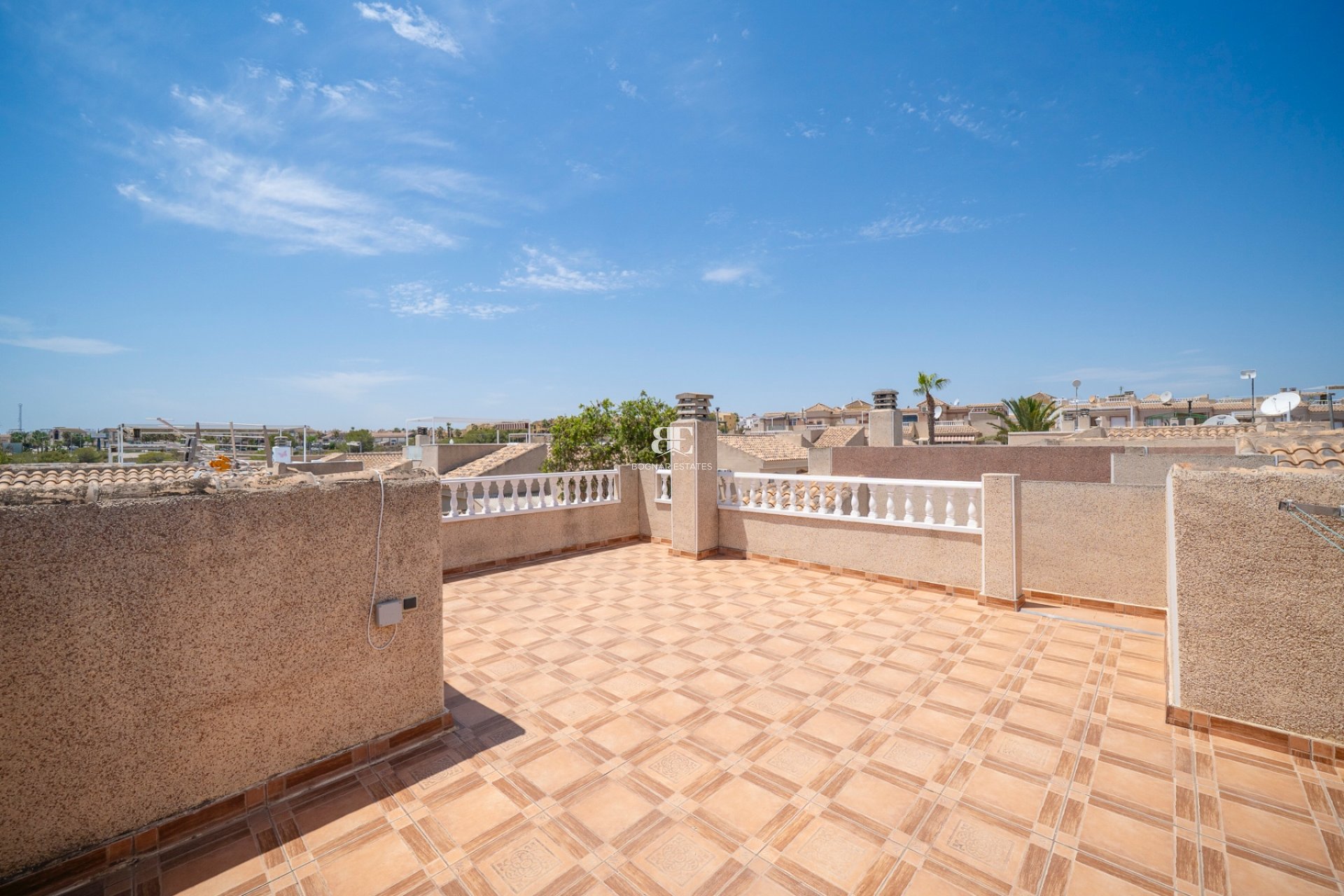 Herverkoop - Villa -
Algorfa