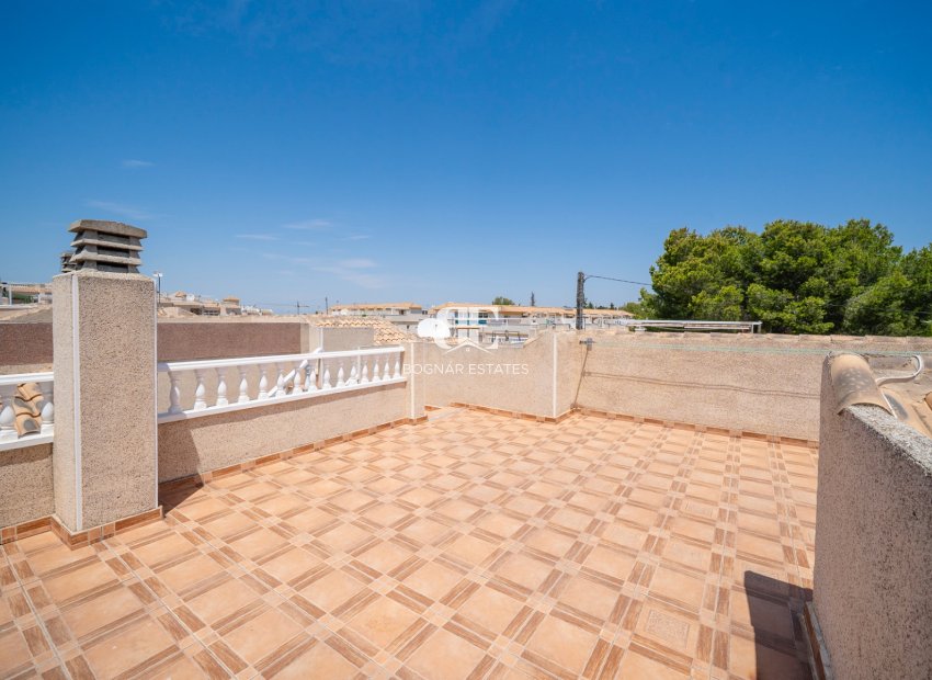 Herverkoop - Villa -
Algorfa
