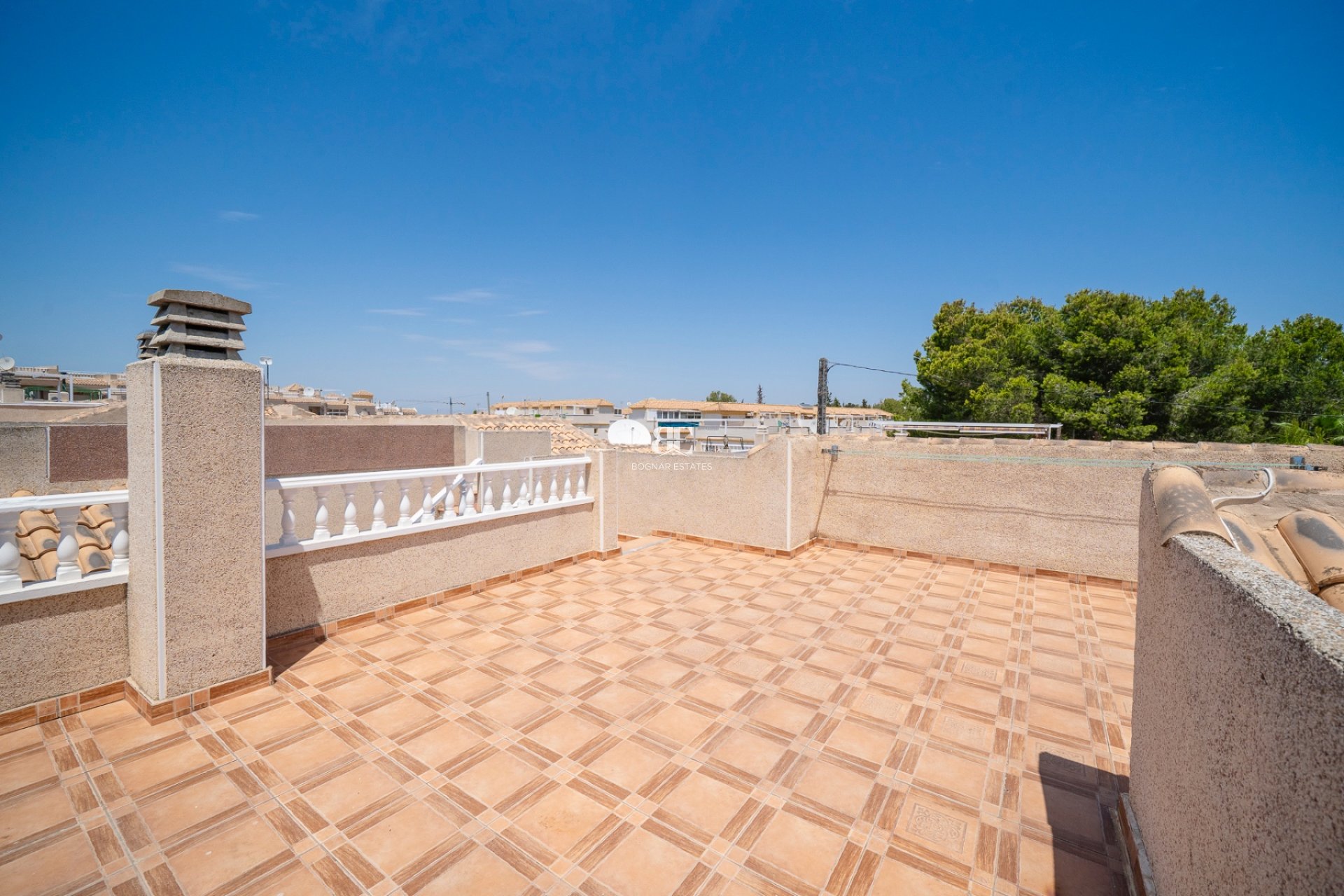 Herverkoop - Villa -
Algorfa