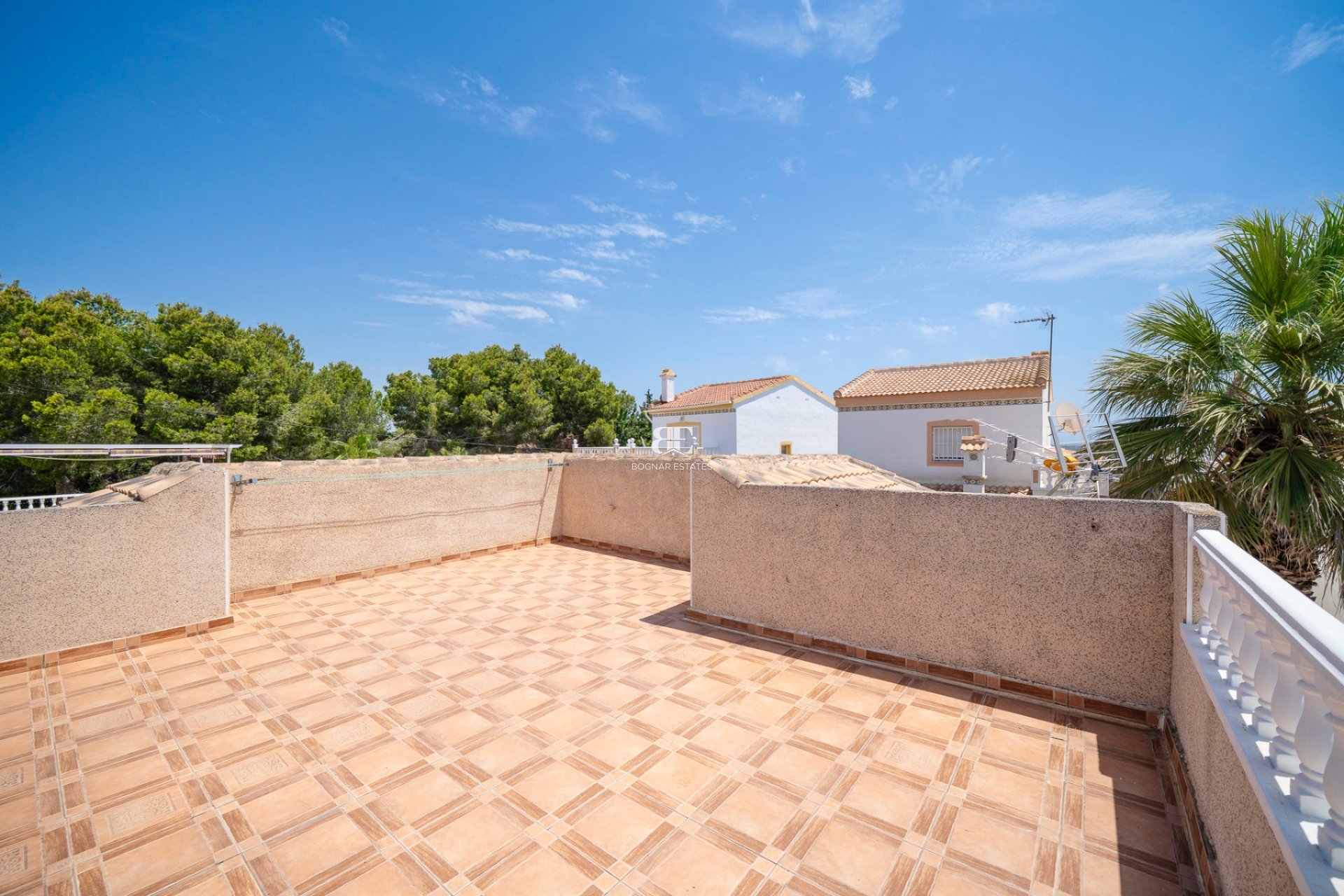 Herverkoop - Villa -
Algorfa