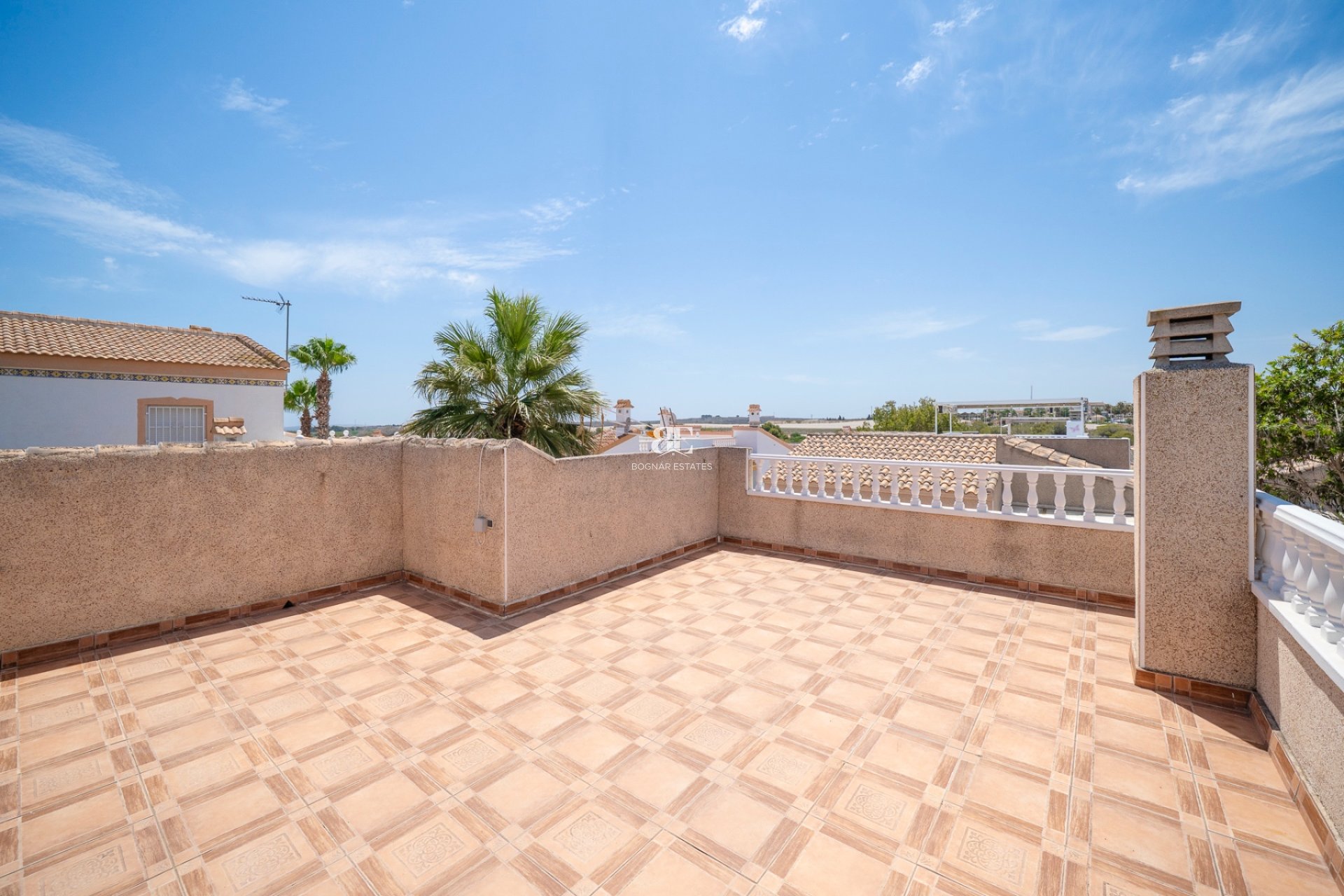Herverkoop - Villa -
Algorfa