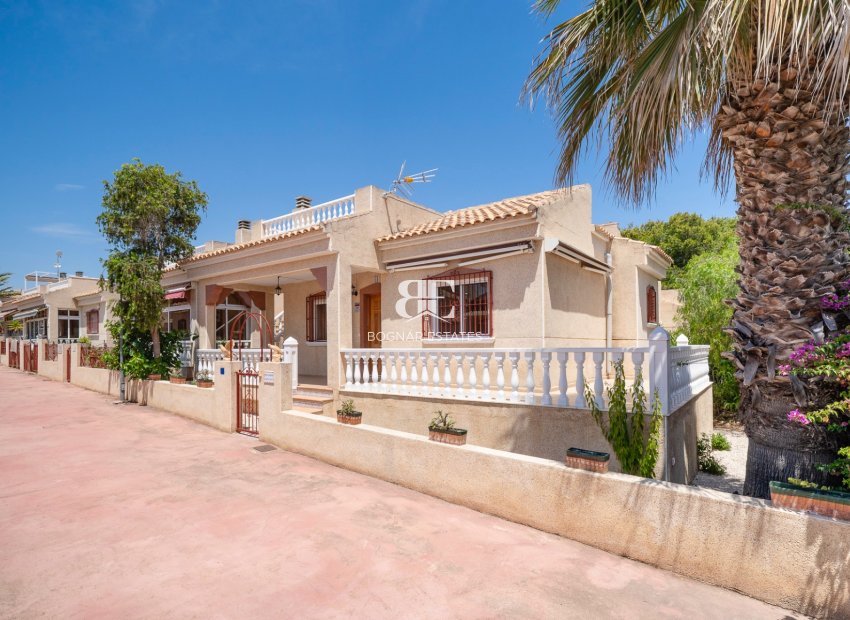 Herverkoop - Villa -
Algorfa