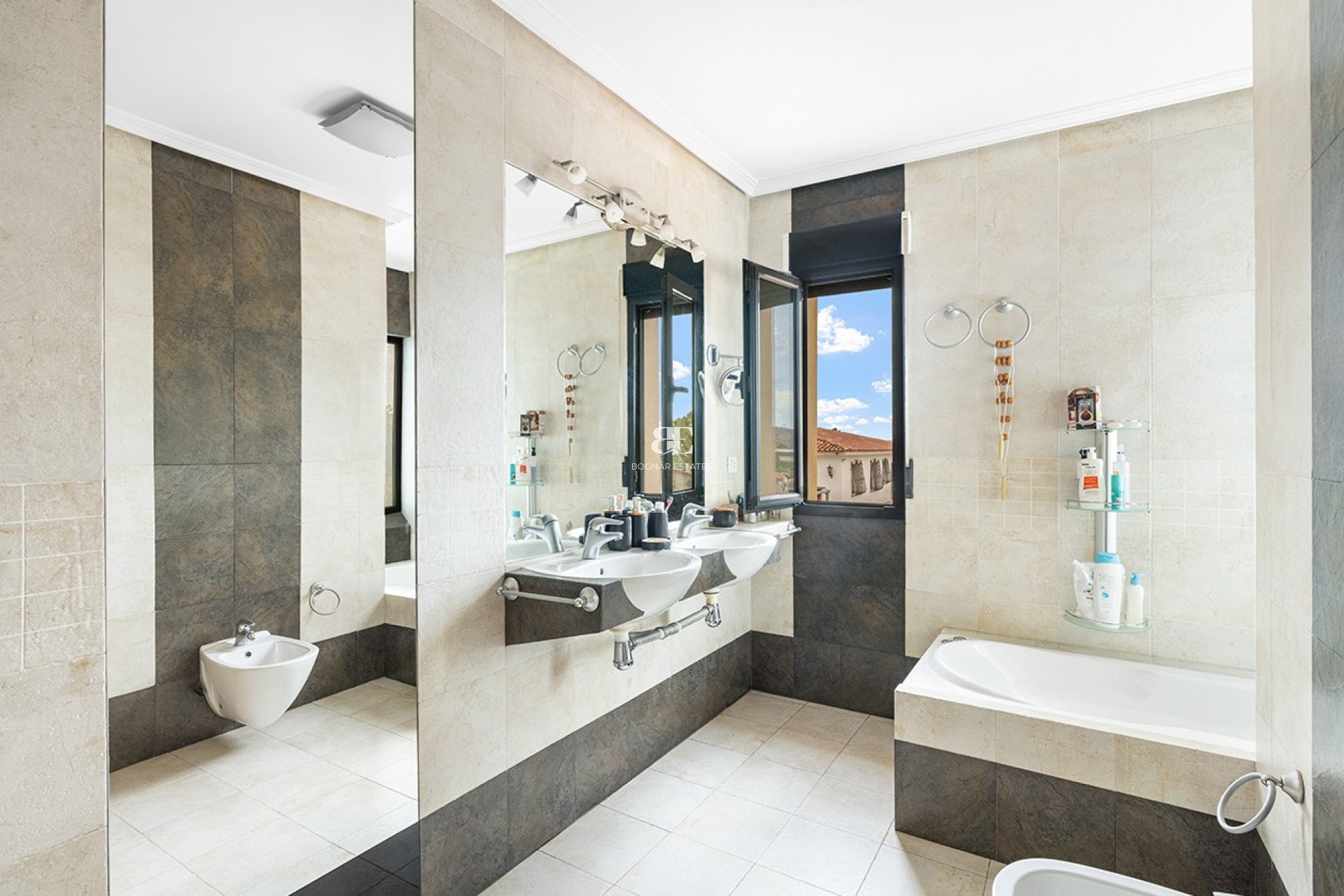 Herverkoop - Villa -
Alicante - Rebolledo