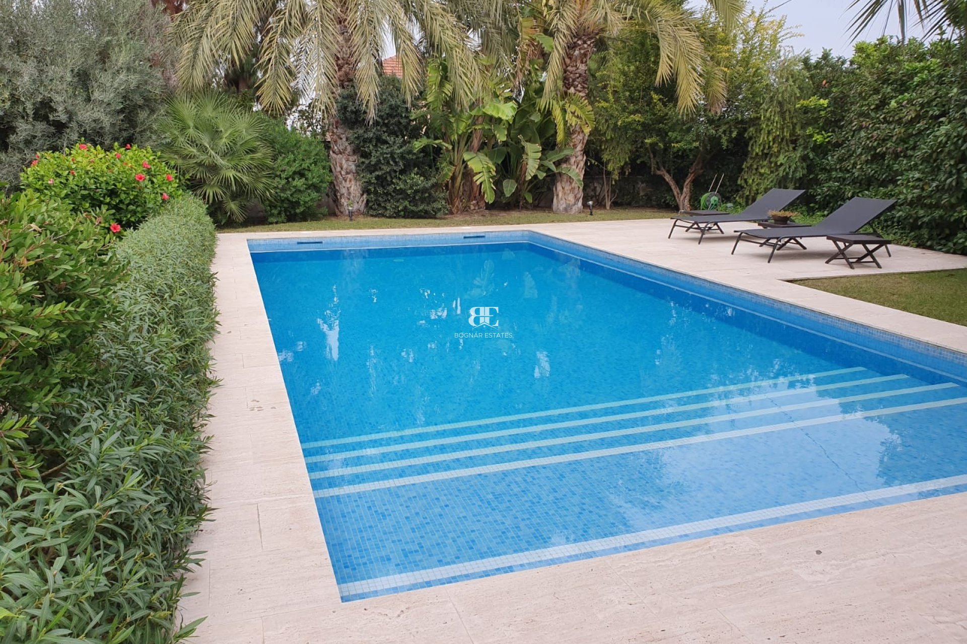 Herverkoop - Villa -
Alicante - Vistahermosa