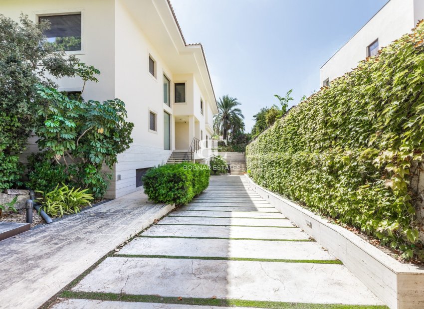 Herverkoop - Villa -
Alicante - Vistahermosa