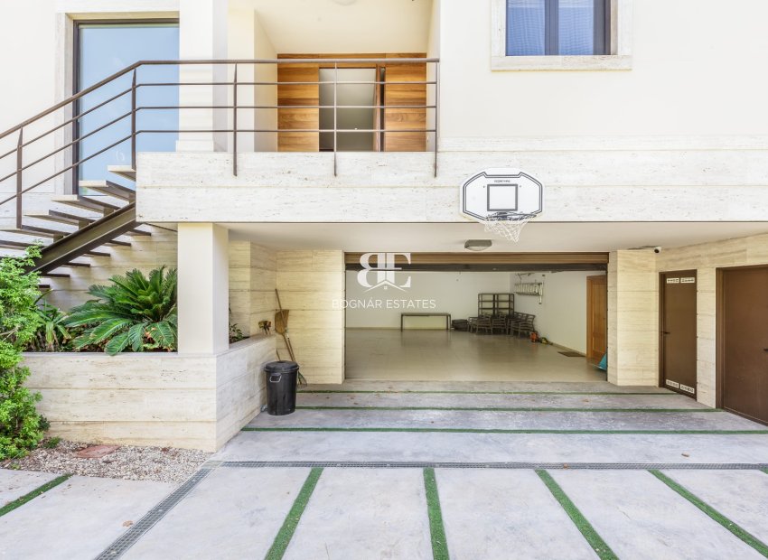 Herverkoop - Villa -
Alicante - Vistahermosa