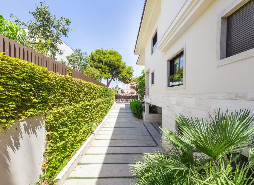 Herverkoop - Villa -
Alicante - Vistahermosa