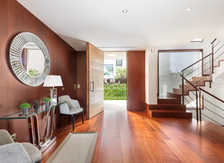 Herverkoop - Villa -
Alicante - Vistahermosa