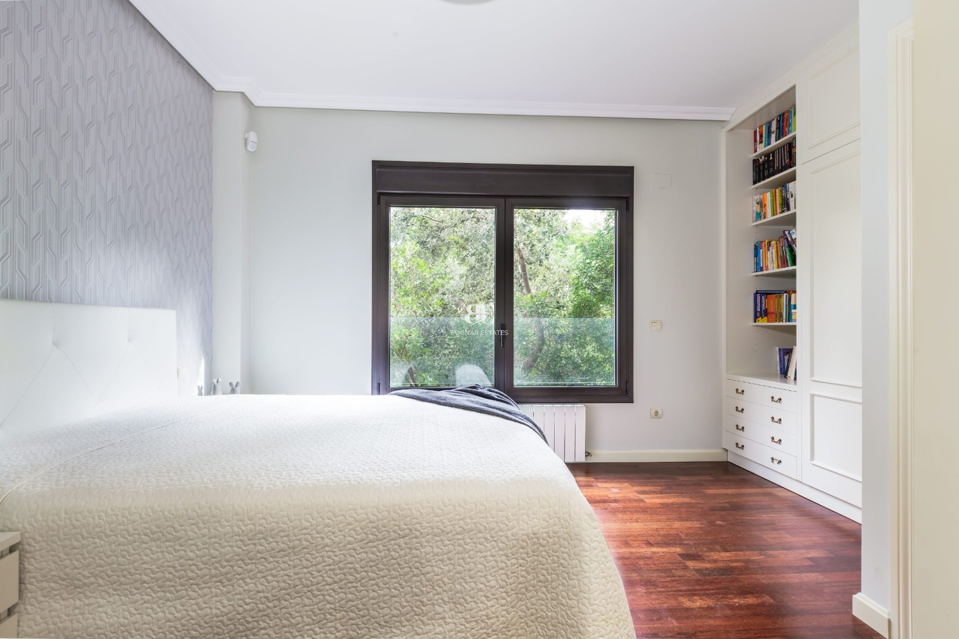 Herverkoop - Villa -
Alicante - Vistahermosa