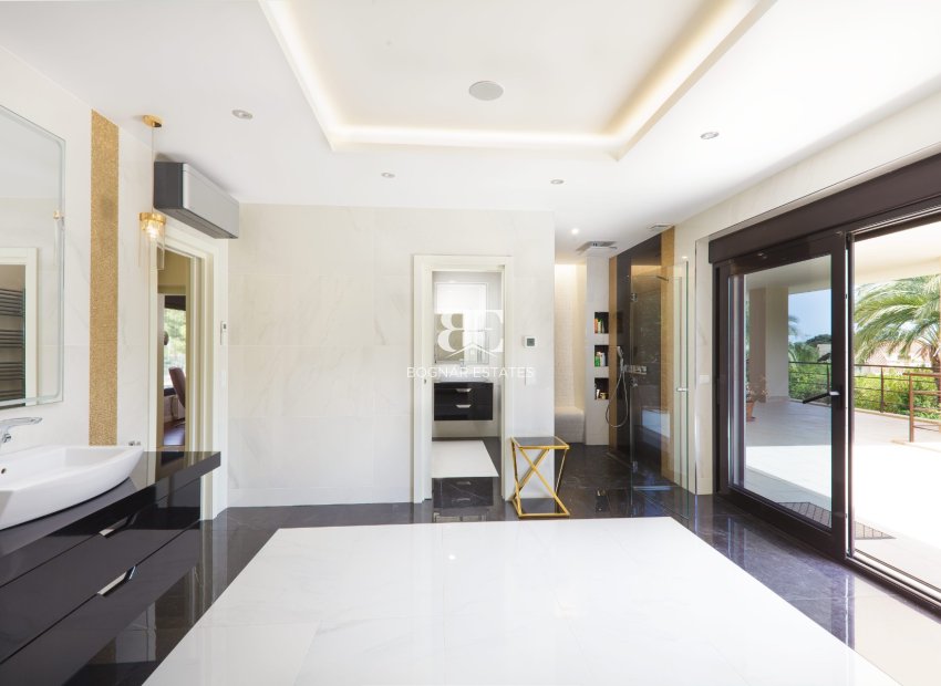 Herverkoop - Villa -
Alicante - Vistahermosa