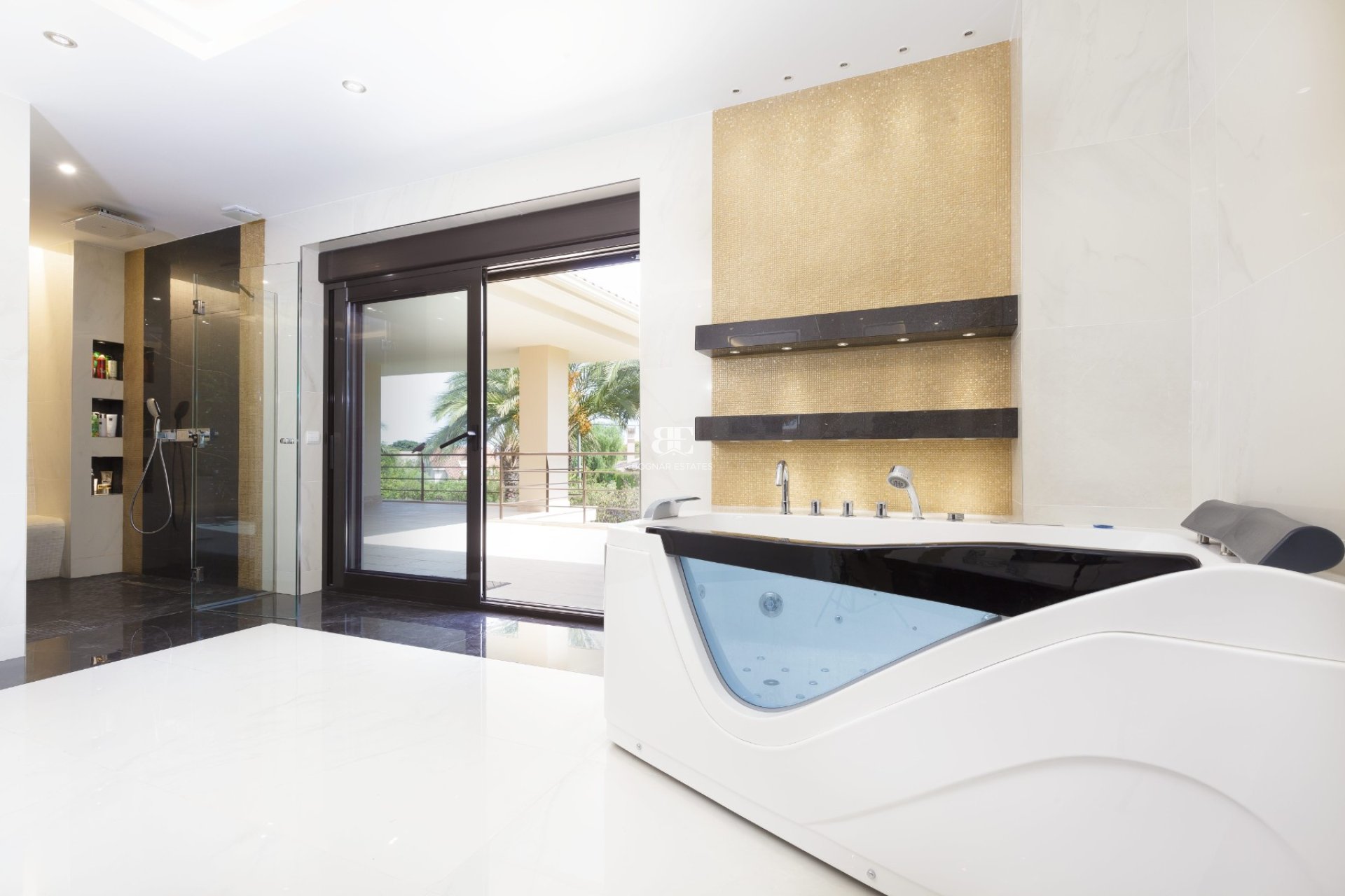 Herverkoop - Villa -
Alicante - Vistahermosa