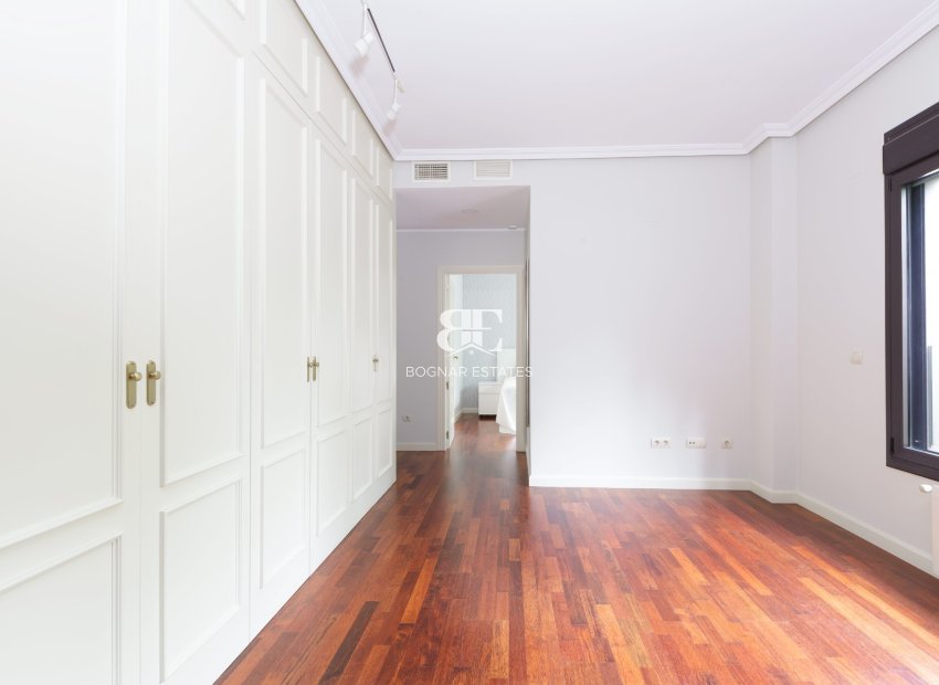 Herverkoop - Villa -
Alicante - Vistahermosa