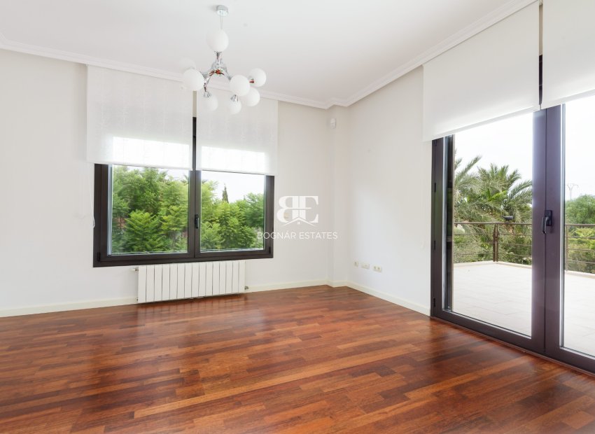 Herverkoop - Villa -
Alicante - Vistahermosa