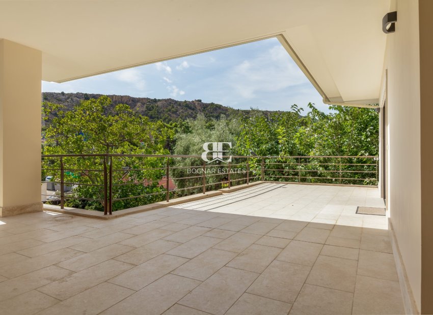 Herverkoop - Villa -
Alicante - Vistahermosa