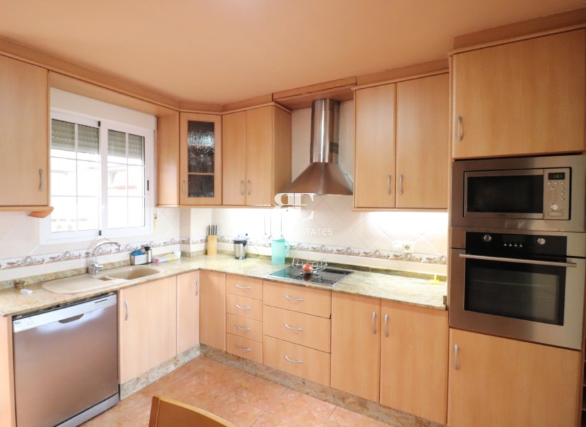 Herverkoop - Villa -
Almoradí - El Saladar