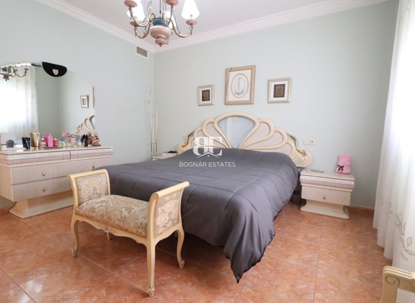 Herverkoop - Villa -
Almoradí - El Saladar