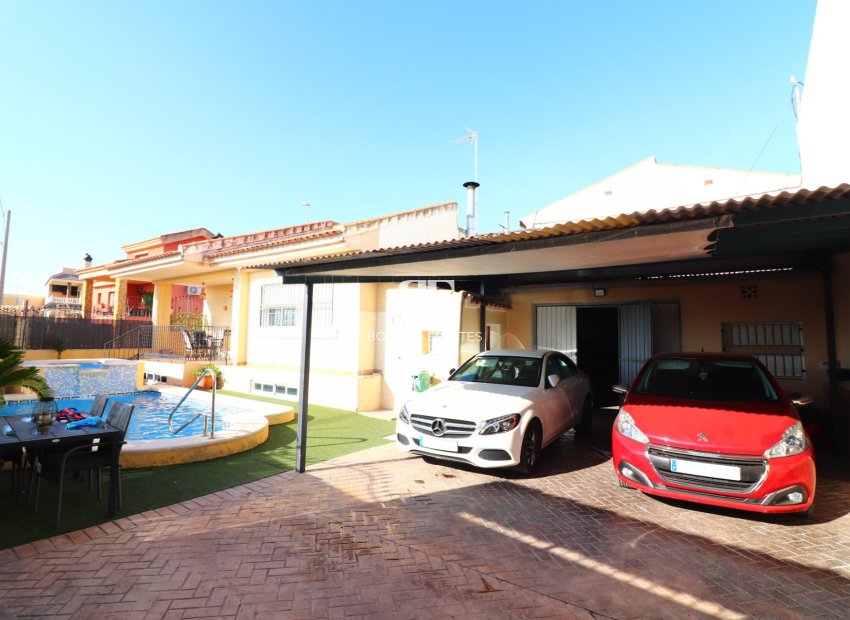 Herverkoop - Villa -
Almoradí - El Saladar