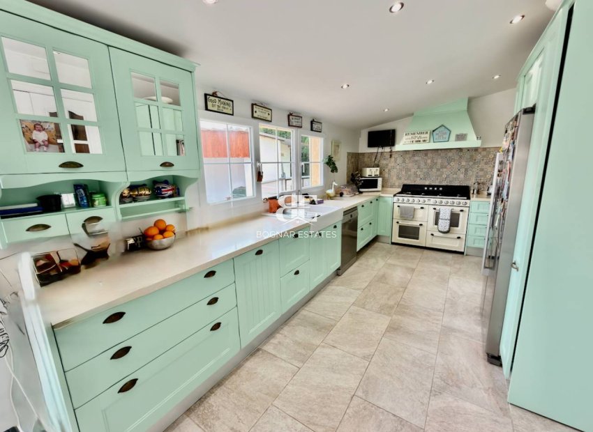 Herverkoop - Villa -
Almoradí - Heredades