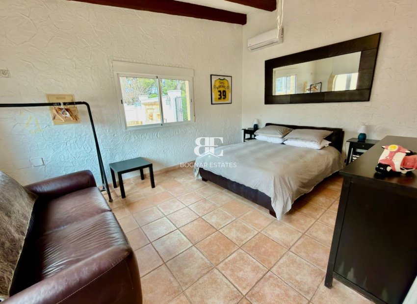 Herverkoop - Villa -
Almoradí - Heredades