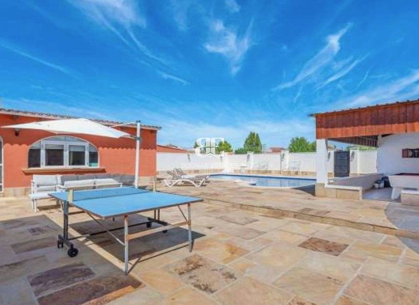 Herverkoop - Villa -
Almoradí - Heredades