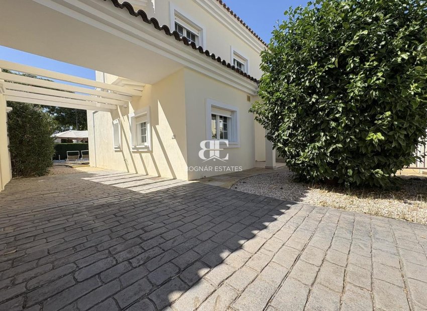 Herverkoop - Villa -
Altaona Golf and Country Village - Altaona Golf - Country Village