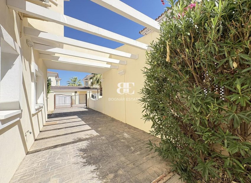 Herverkoop - Villa -
Altaona Golf and Country Village - Altaona Golf - Country Village