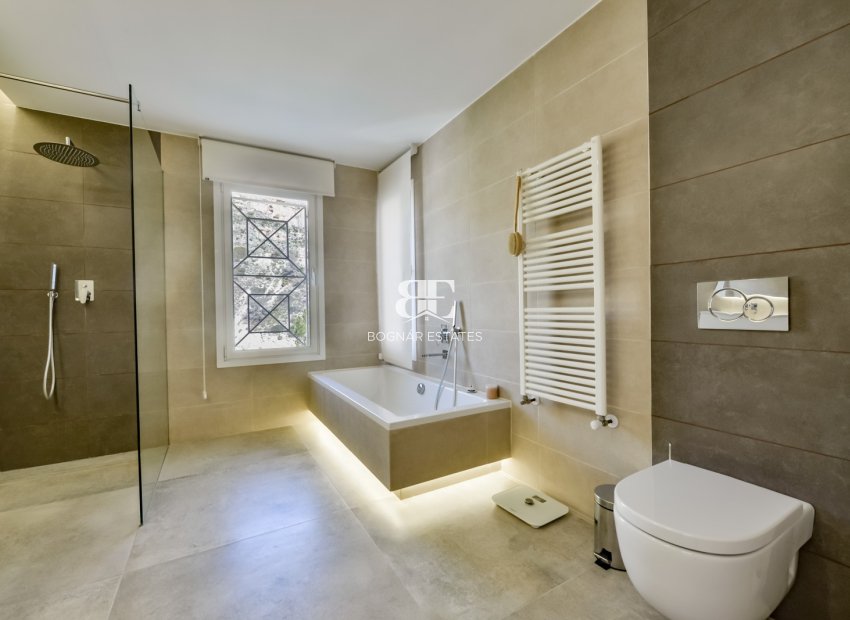 Herverkoop - Villa -
Altea - Sierra de Altea