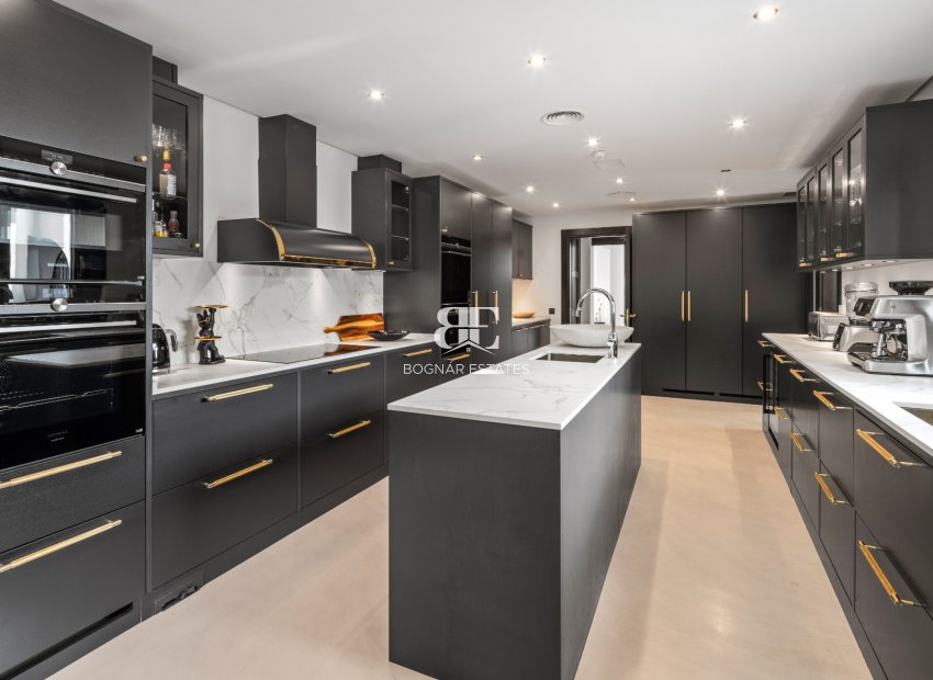 Herverkoop - Villa -
Benahavis - La Quinta