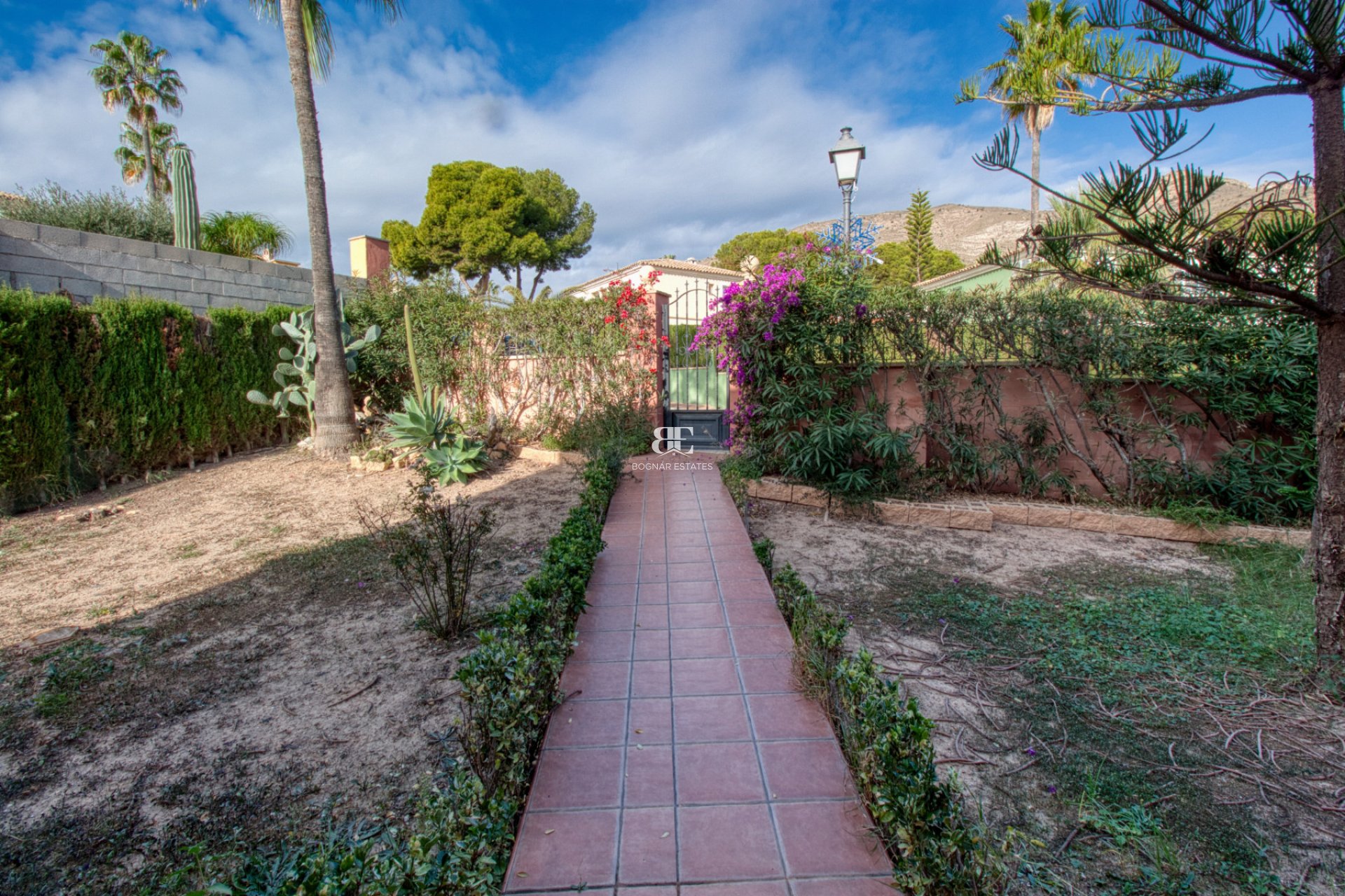 Herverkoop - Villa -
Benidorm - Zona de Poniente