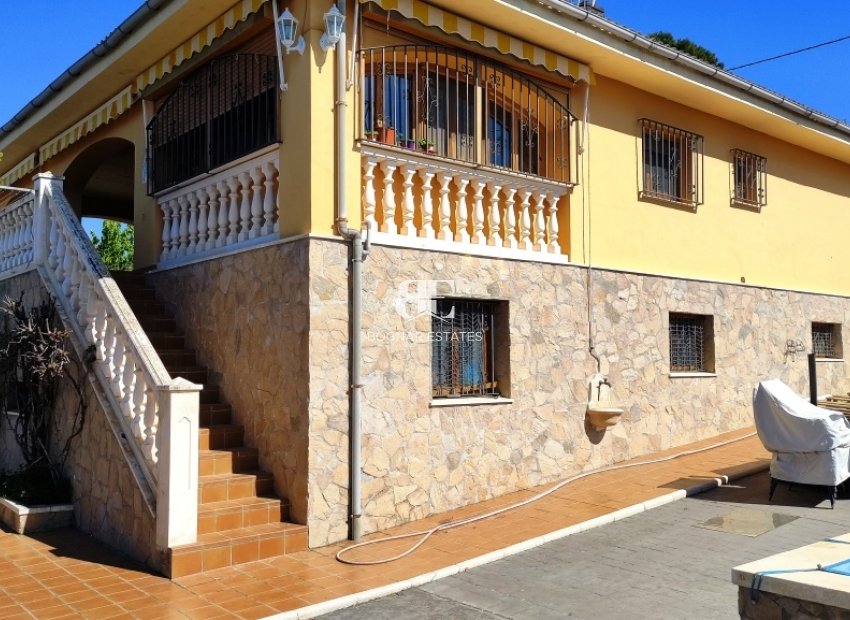 Herverkoop - Villa -
Benillup