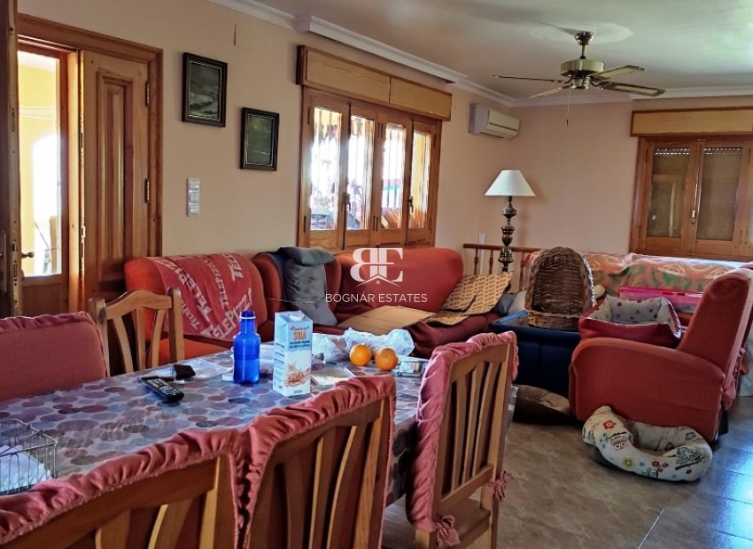 Herverkoop - Villa -
Benillup