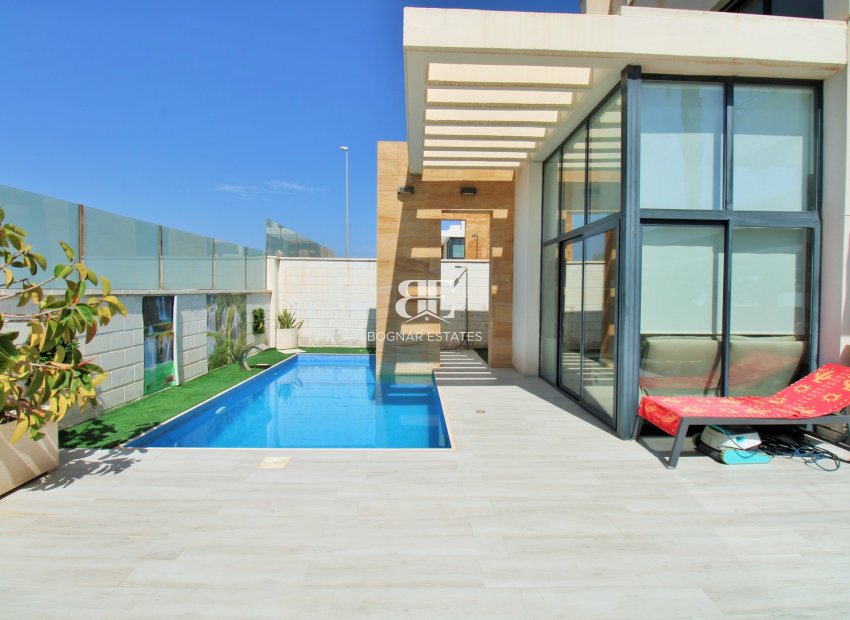 Herverkoop - Villa -
Cabo Roig