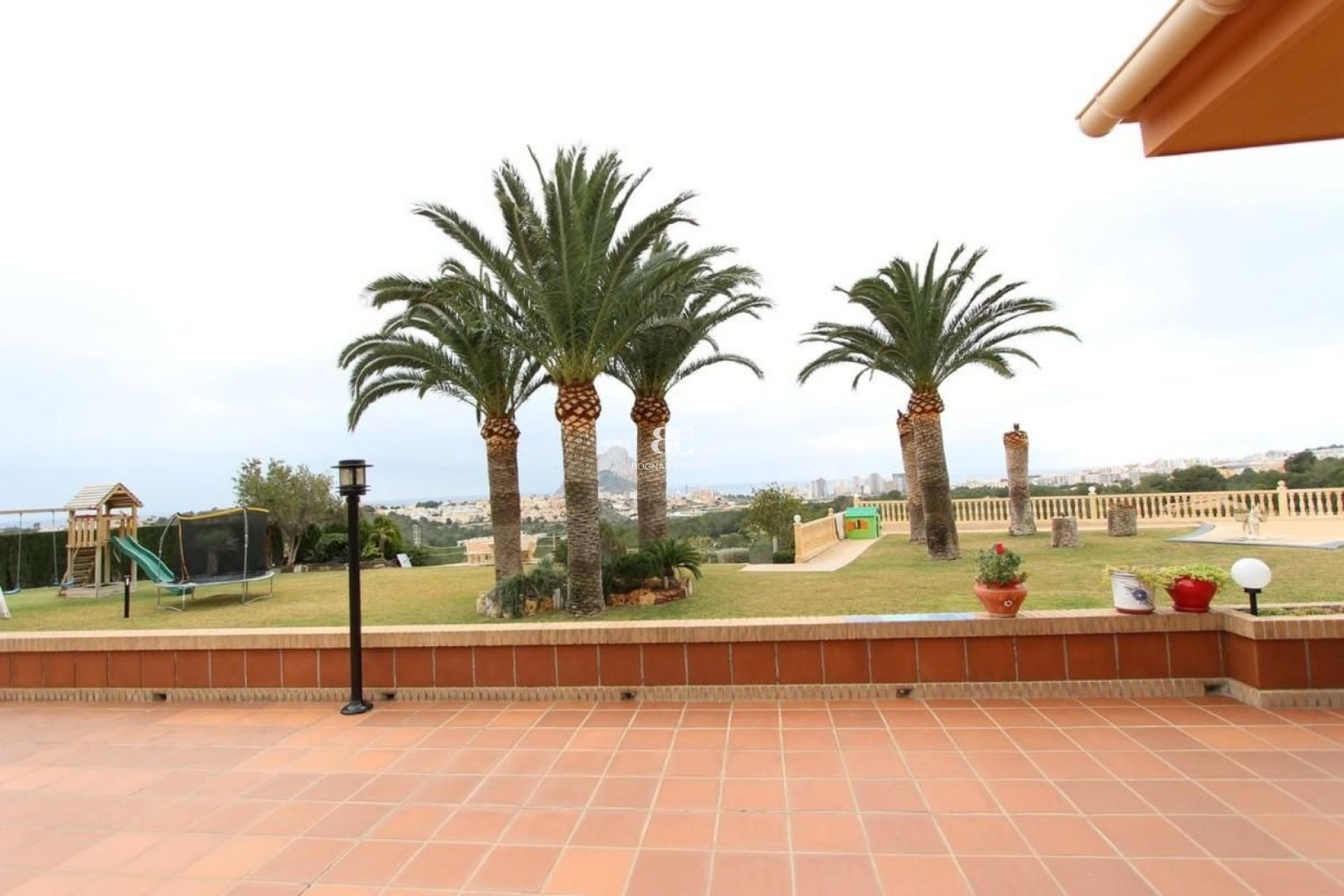 Herverkoop - Villa -
Calpe - Gargasindi