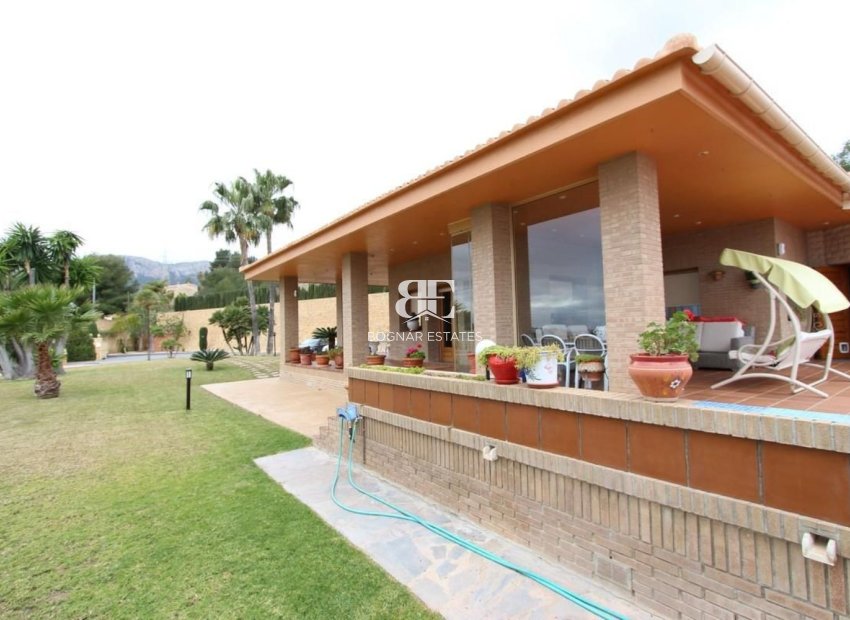 Herverkoop - Villa -
Calpe - Gargasindi