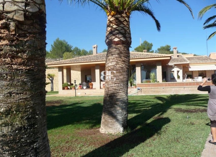 Herverkoop - Villa -
Calpe - Gargasindi