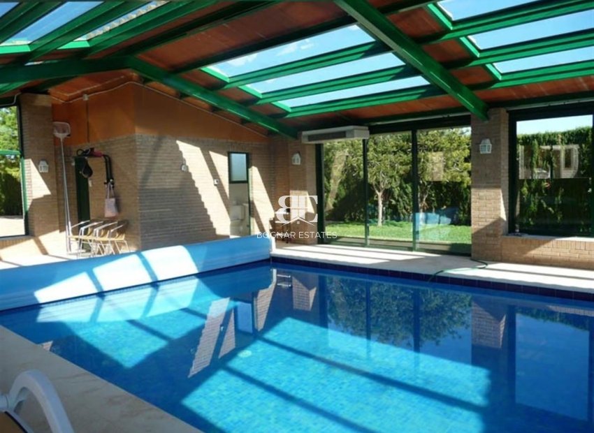 Herverkoop - Villa -
Calpe - Gargasindi