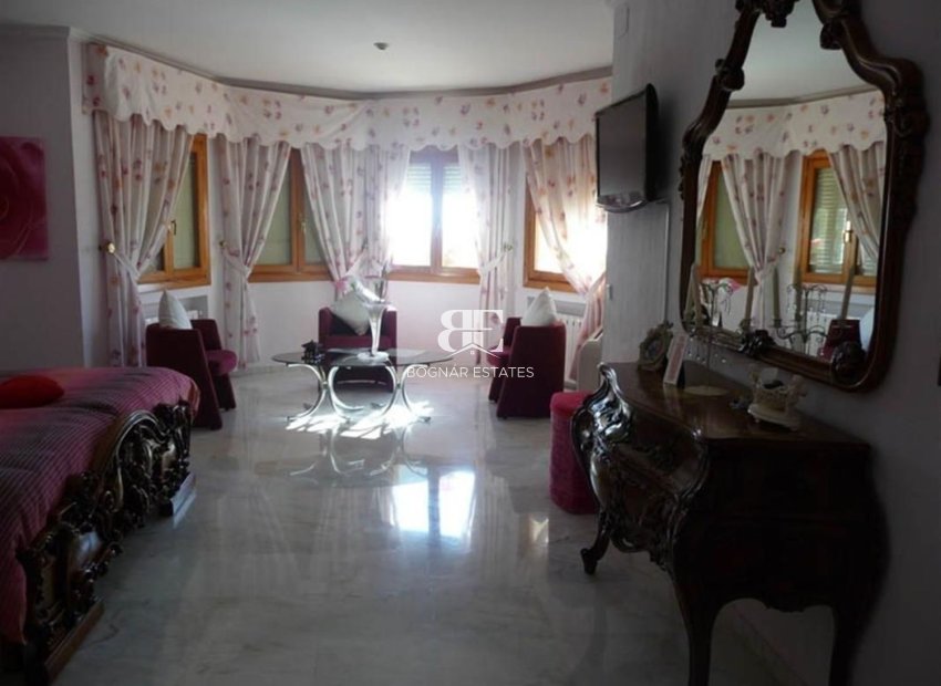 Herverkoop - Villa -
Calpe - Gargasindi