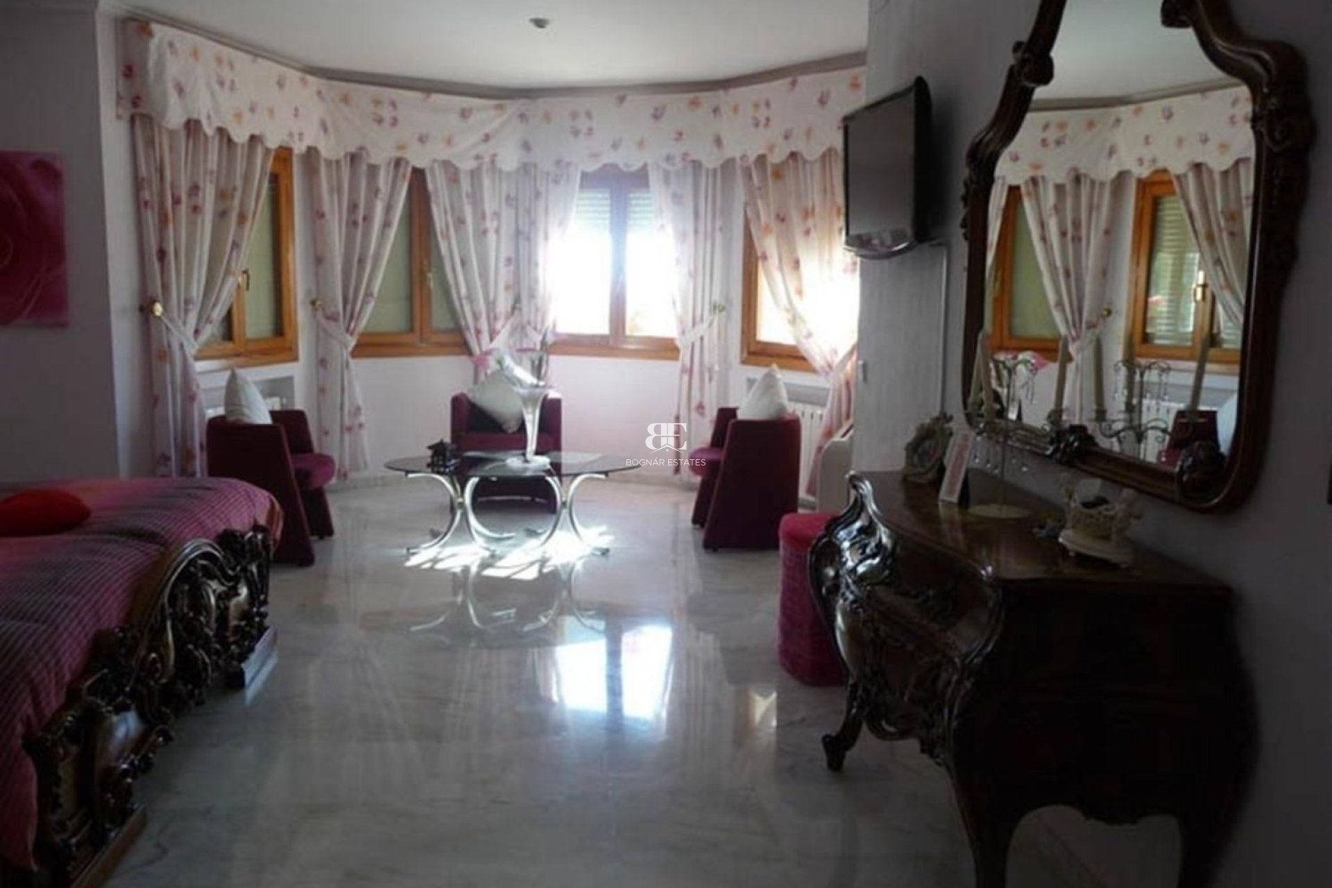 Herverkoop - Villa -
Calpe - Gargasindi