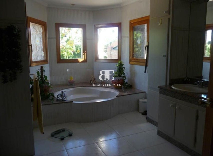Herverkoop - Villa -
Calpe - Gargasindi