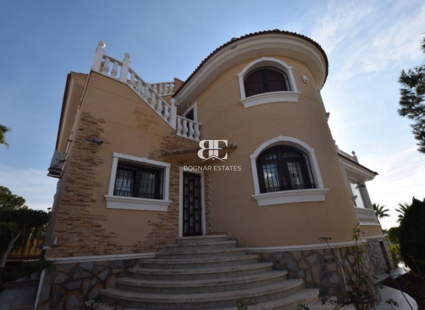 Herverkoop - Villa -
Ciudad Quesada - La Fiesta