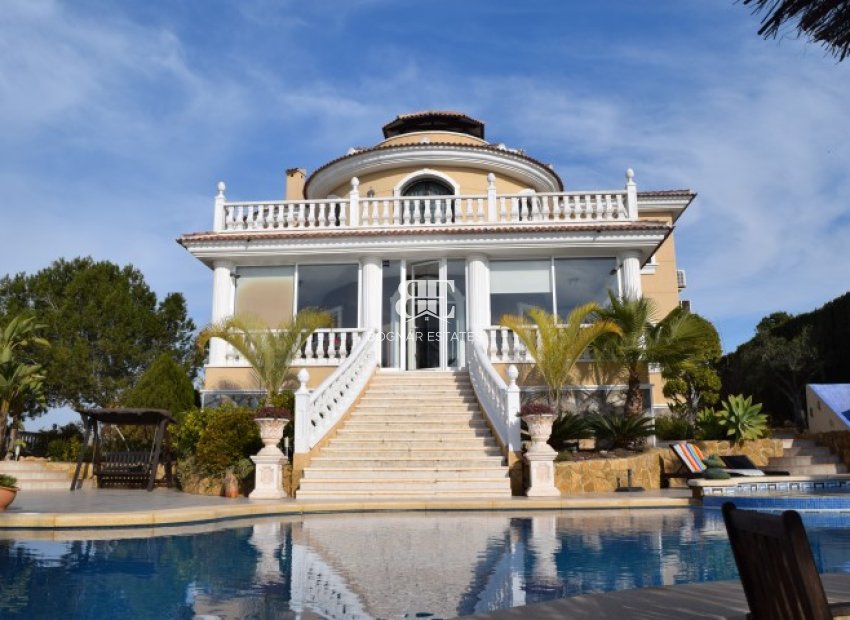 Herverkoop - Villa -
Ciudad Quesada - La Fiesta