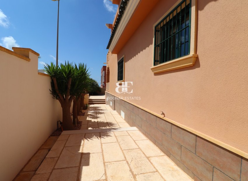 Herverkoop - Villa -
Ciudad Quesada - La Fiesta